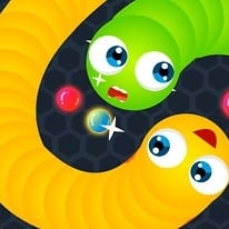 Online Multiplayer Addictive Snake Game: Slither